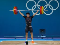 Lifter Indonesia Rizky Juniansyah Raih Emas Pertama Angkat Besi Di Olimpiade Paris 2024